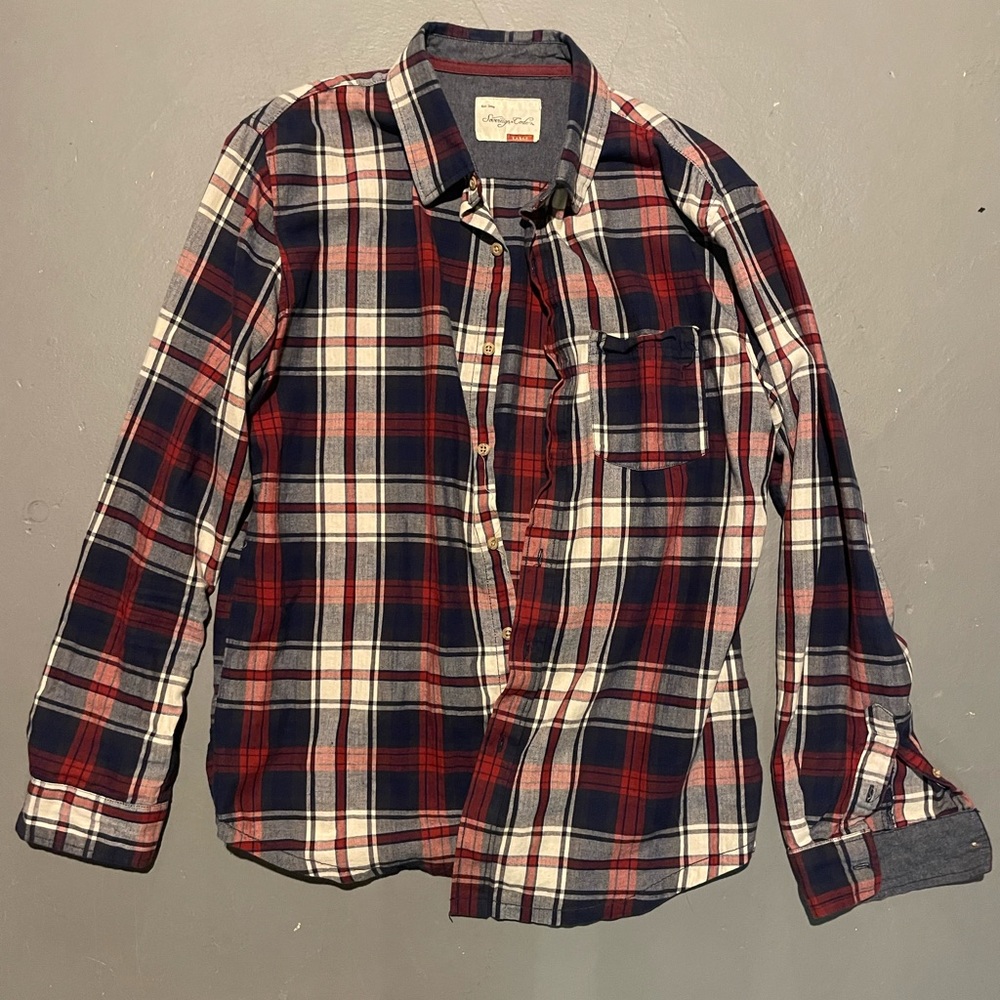 Lightly worn Men’s Sovereign Code plaid button up.